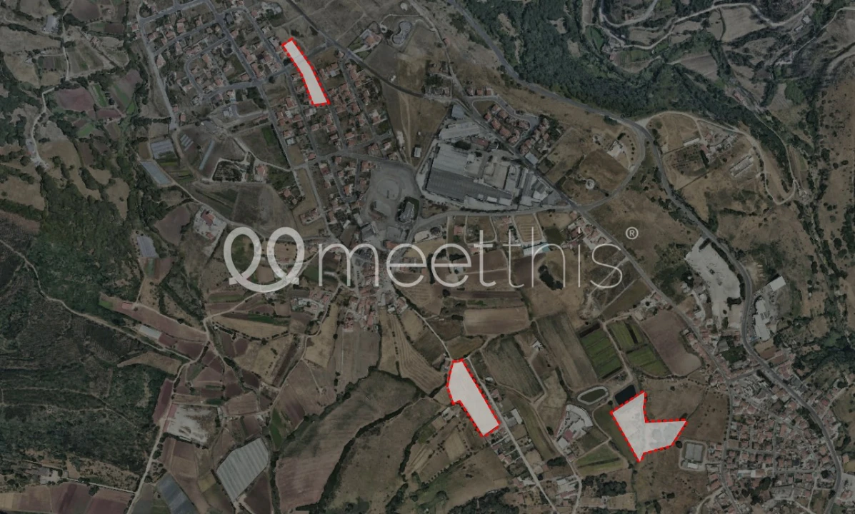 Terreno para Venda em Loures Foto 2