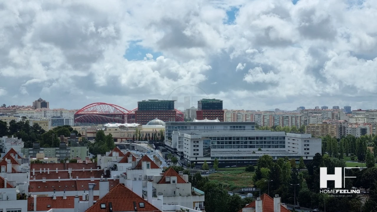 Apartamento T1 para Arrendamento em Carnide Foto 1