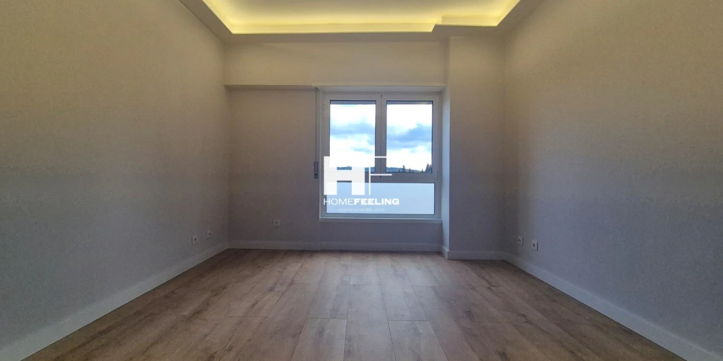 Apartamento T1 para Arrendamento em Carnide Foto 2