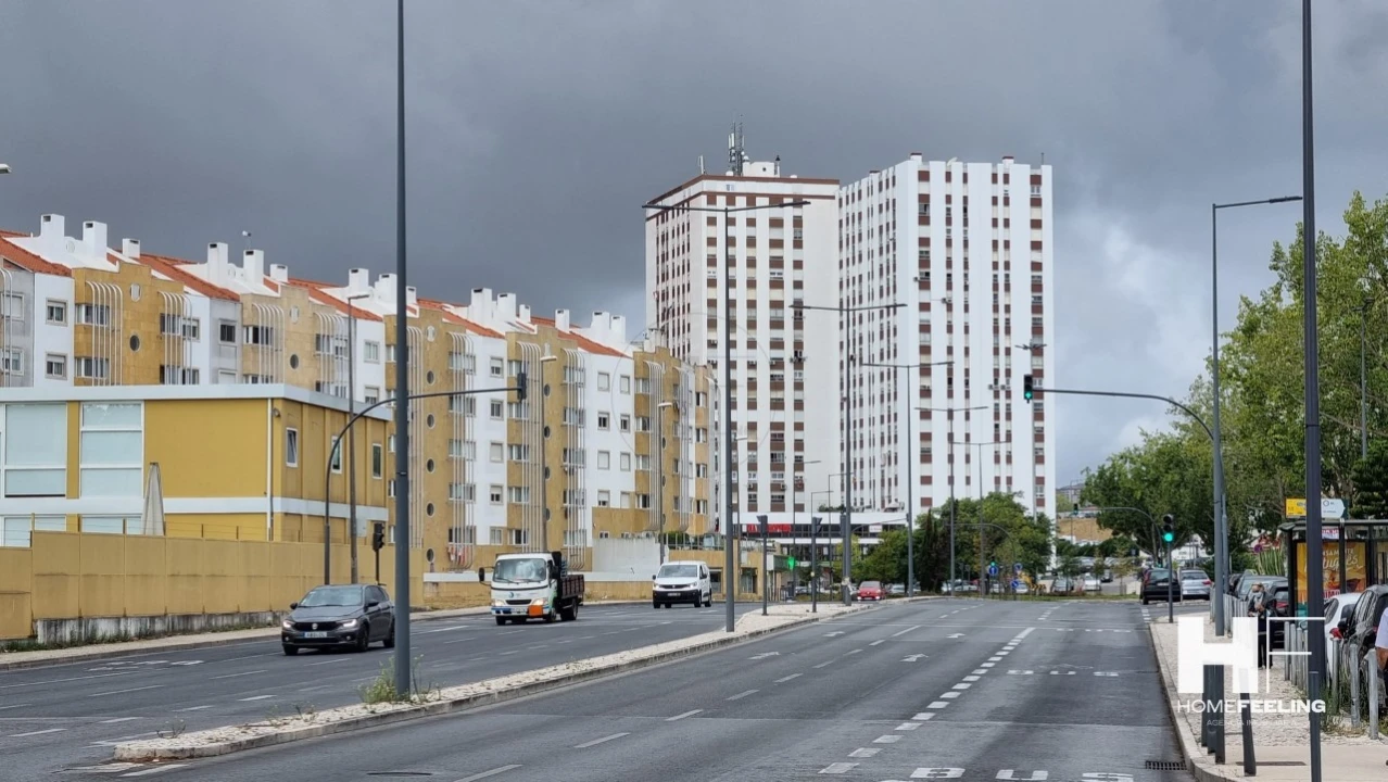 Apartamento T1 para Arrendamento em Carnide Foto 18