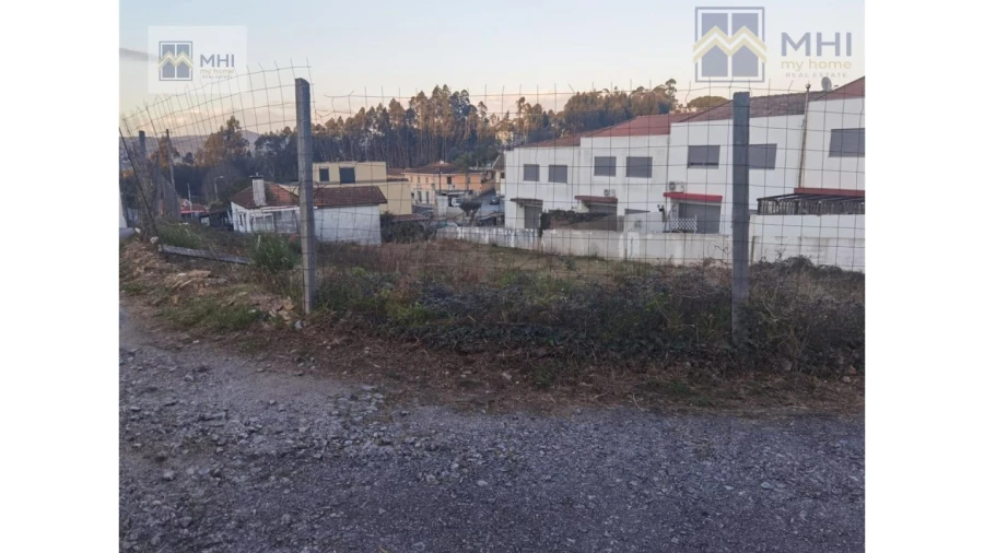 Terreno para Venda em Canedo, Vale e Vila Maior