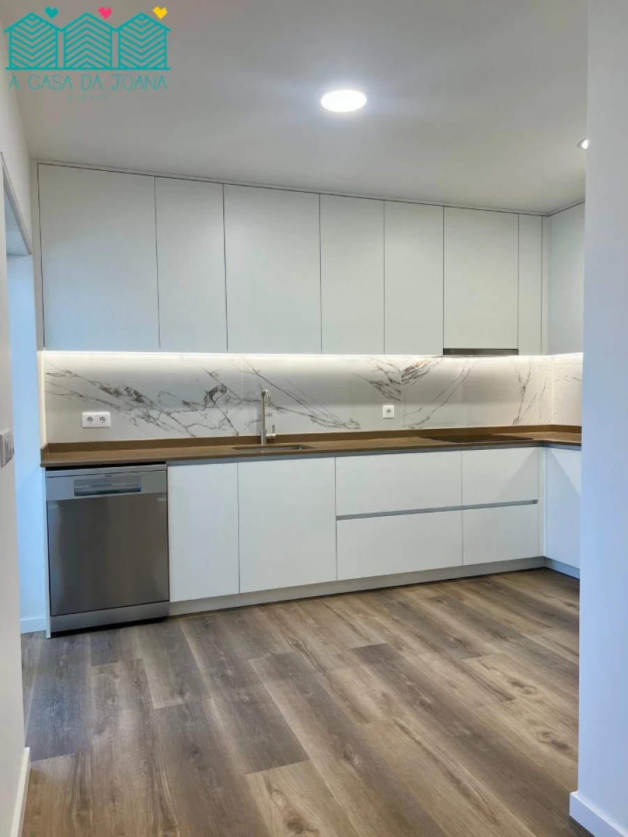 Apartamento T3 para Venda em Santo Antonio dos Olivais Foto 1