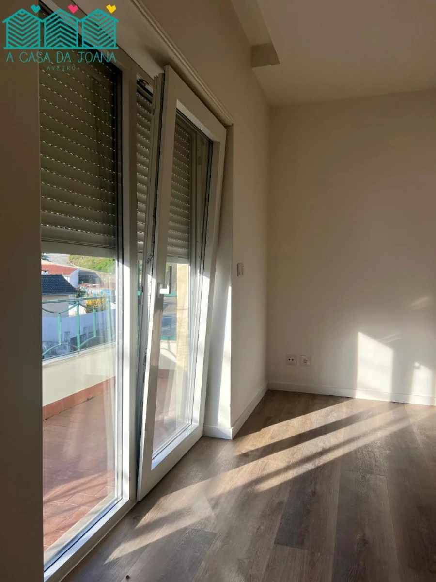 Apartamento T3 para Venda em Santo Antonio dos Olivais Foto 8