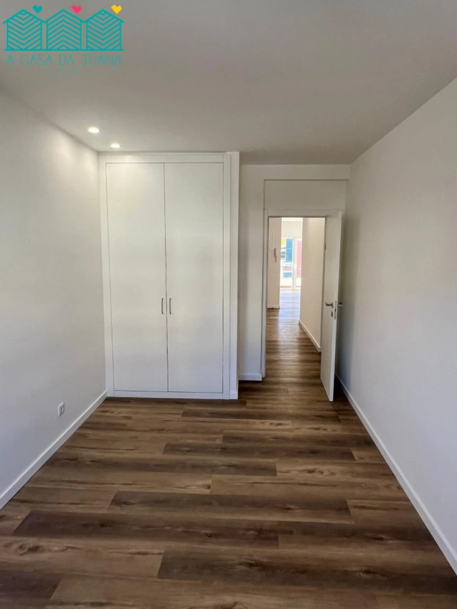 Apartamento T3 para Venda em Santo Antonio dos Olivais Foto 10