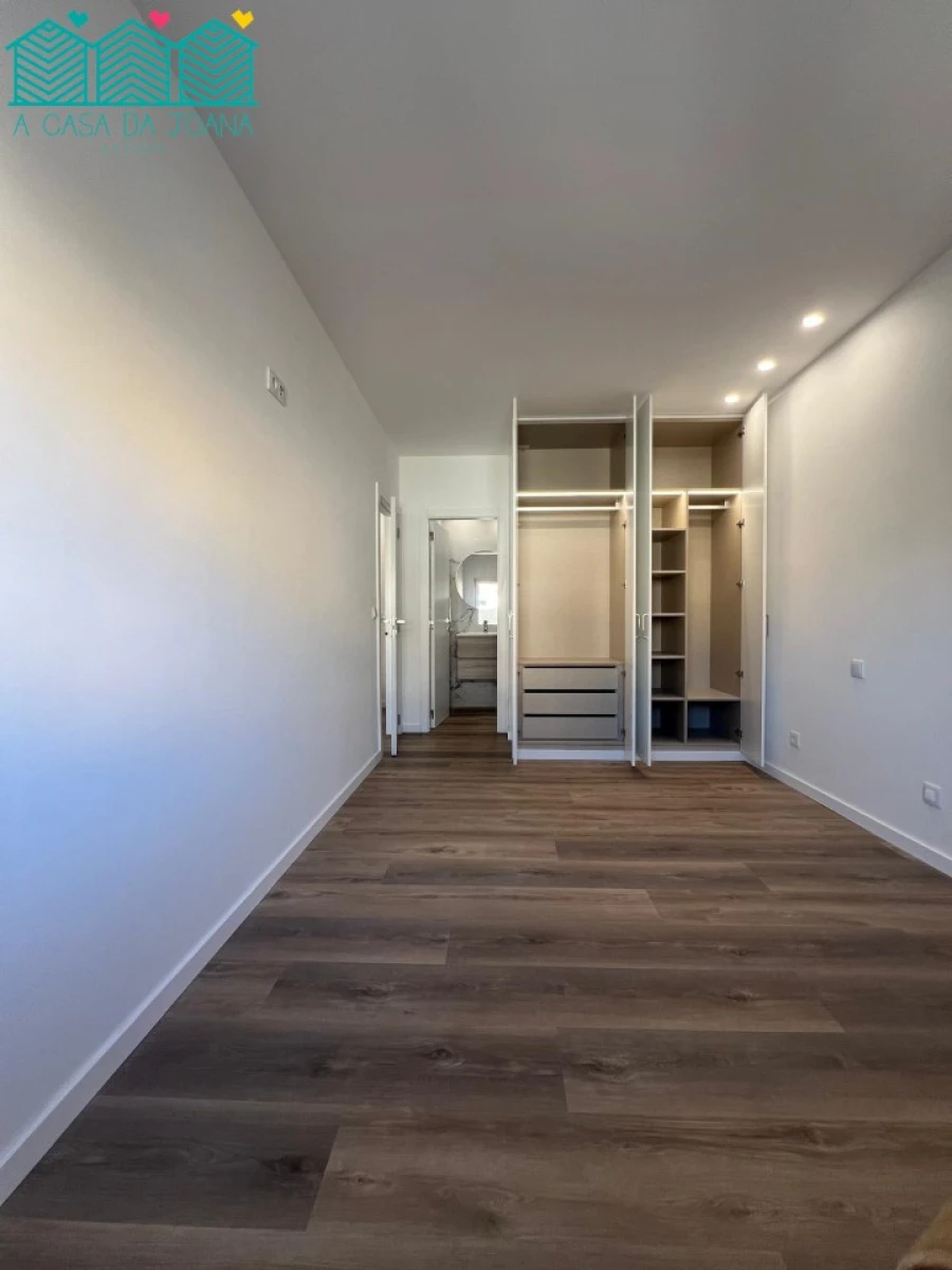 Apartamento T3 para Venda em Santo Antonio dos Olivais Foto 12