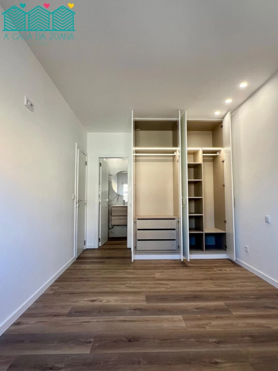 Apartamento T3 para Venda em Santo Antonio dos Olivais Foto 13