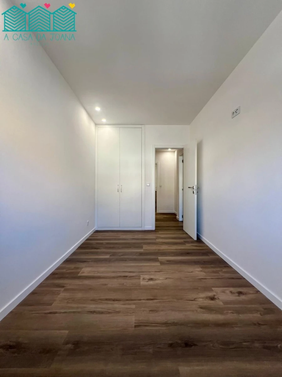 Apartamento T3 para Venda em Santo Antonio dos Olivais Foto 14