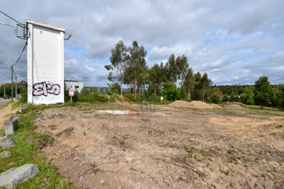 Terreno para Venda em Pedroso e Seixezelo Foto 1