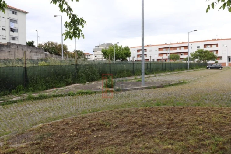 Terreno para Venda em Campanhã Foto 5