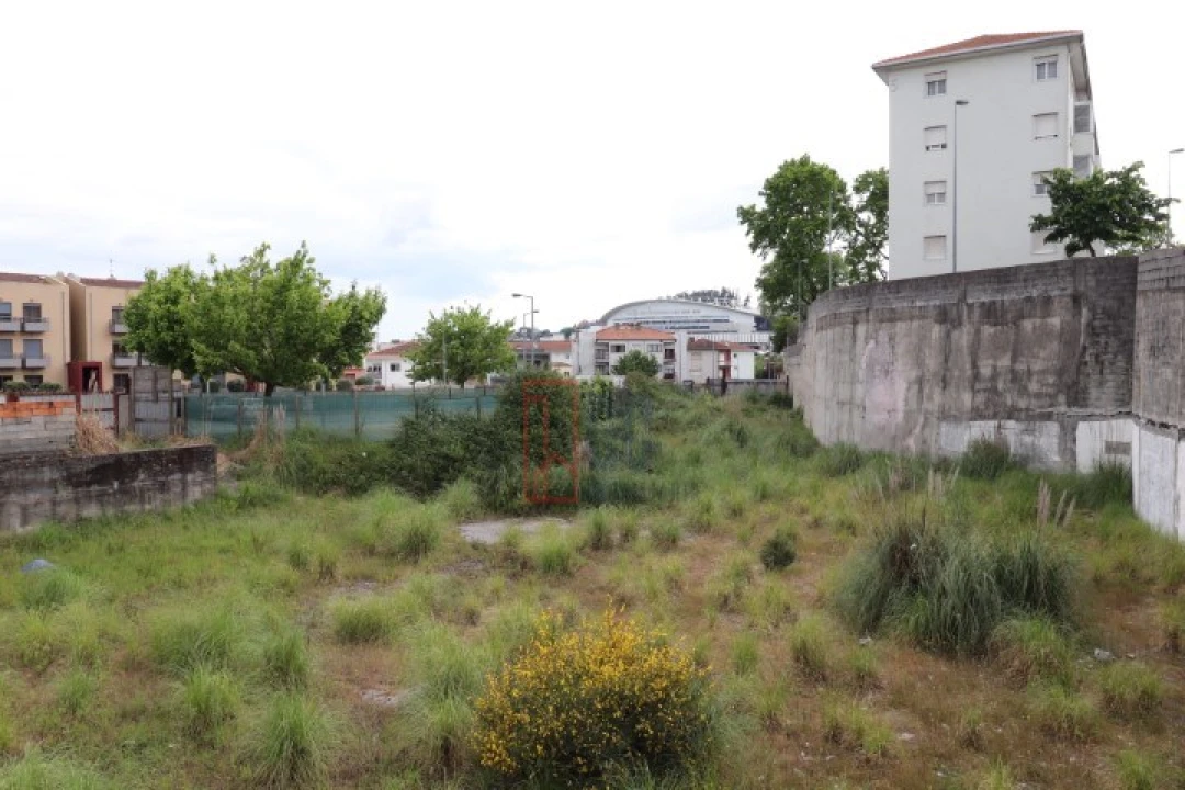 Terreno para Venda em Campanhã Foto 3