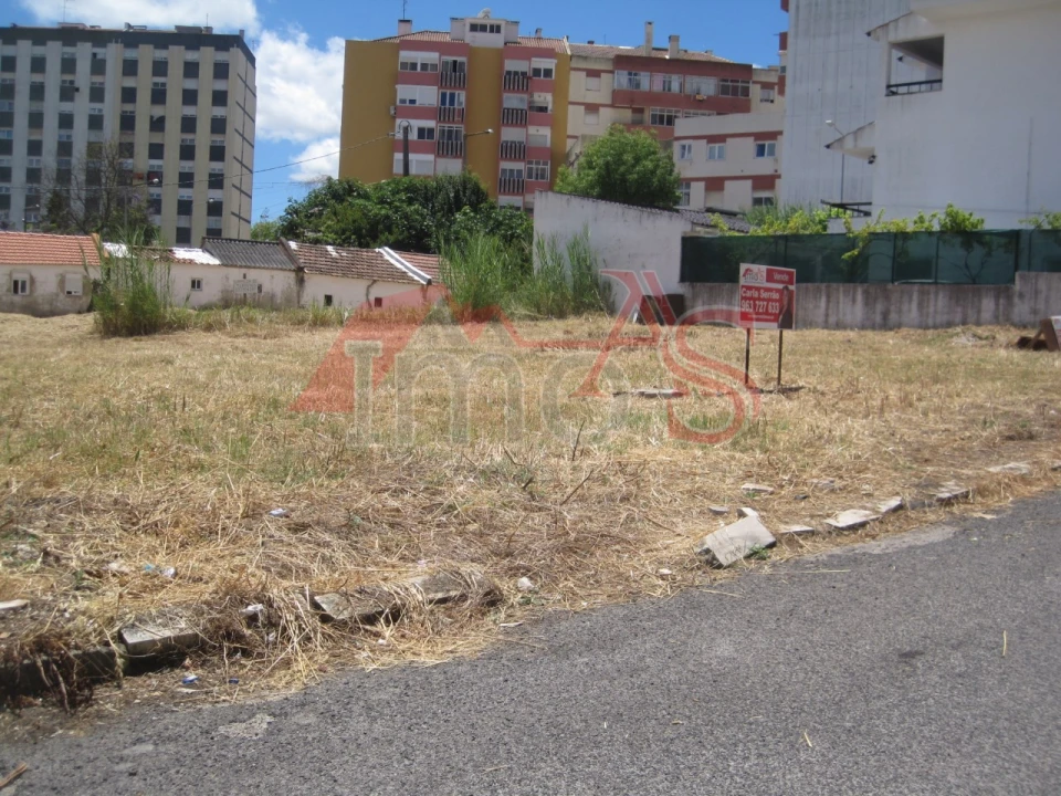 Terreno para Venda em Odivelas Foto 2