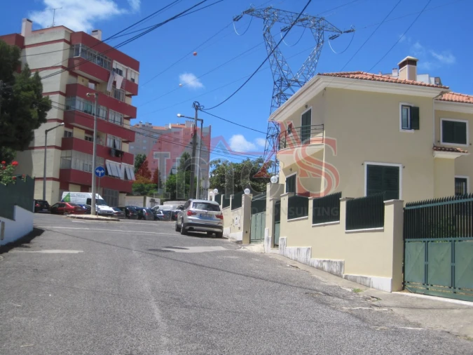 Terreno para Venda em Odivelas Foto 8