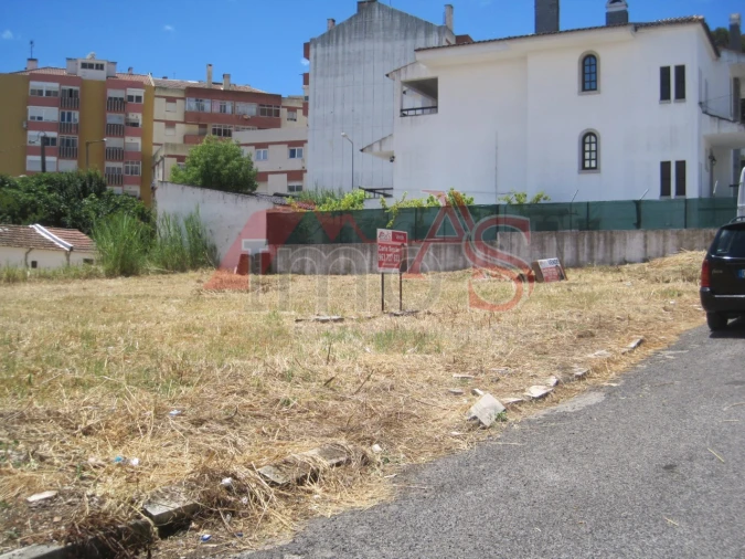 Terreno para Venda em Odivelas Foto 4