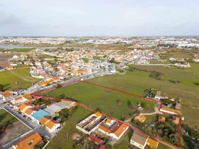 Terreno para Venda em Sarilhos Grandes Foto 9