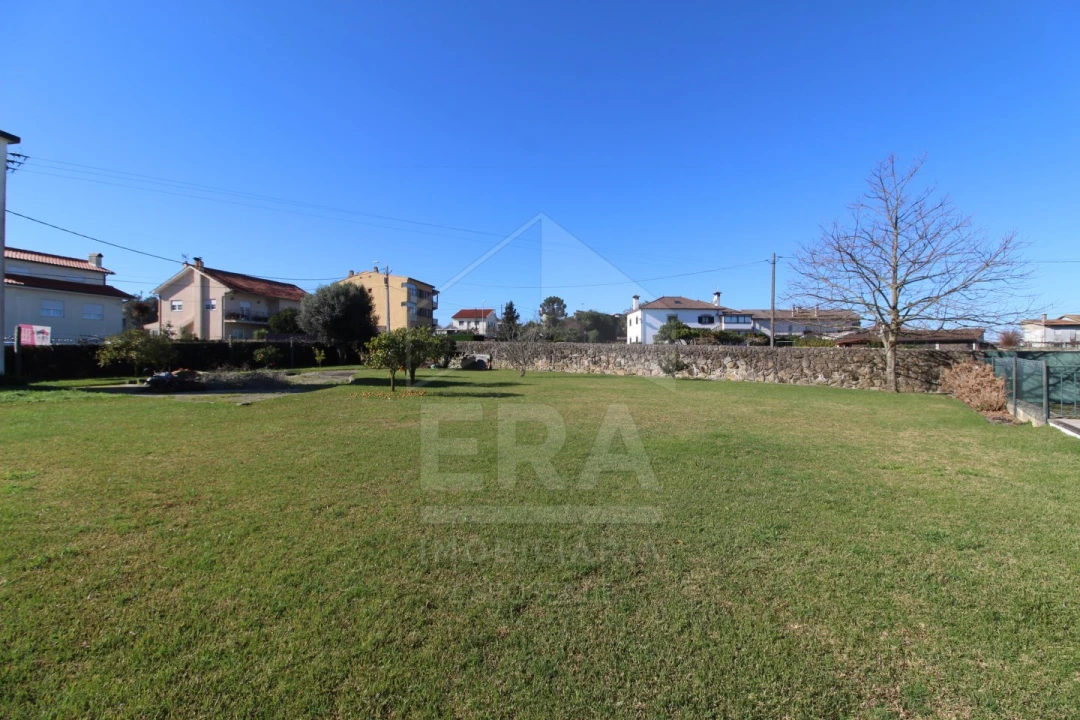 Terreno para Venda em Forjães Foto 1
