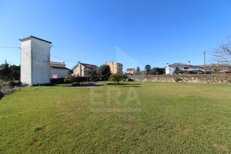 Terreno para Venda em Forjães Foto 3