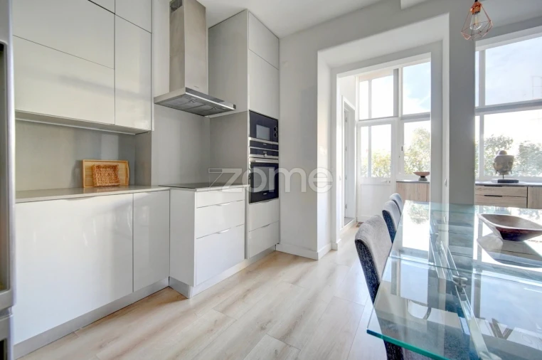 Apartamento T3 para Arrendamento em Areeiro Foto 6