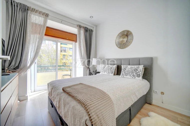 Apartamento T3 para Arrendamento em Areeiro Foto 19