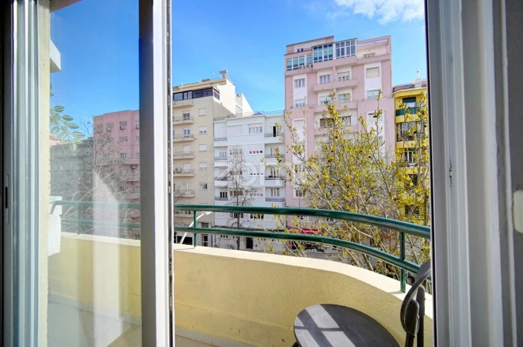 Apartamento T3 para Arrendamento em Areeiro Foto 21