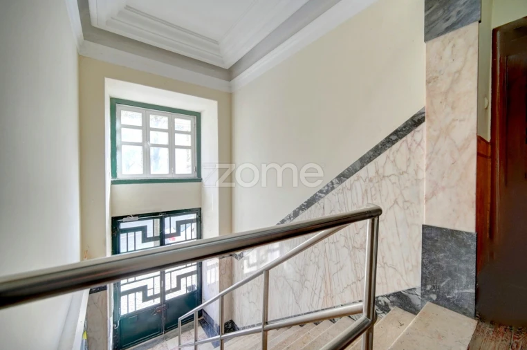 Apartamento T3 para Arrendamento em Areeiro Foto 24