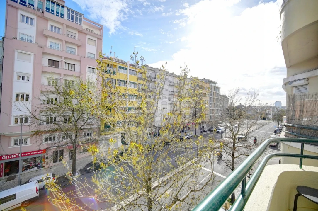 Apartamento T3 para Arrendamento em Areeiro Foto 22