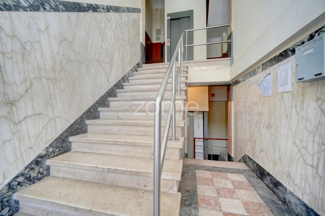 Apartamento T3 para Arrendamento em Areeiro Foto 25