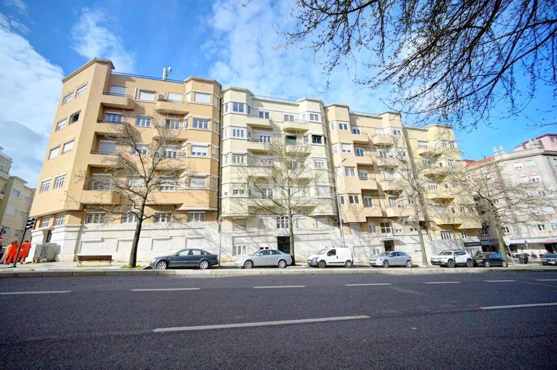 Apartamento T3 para Arrendamento em Areeiro Foto 2