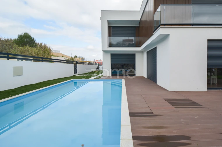 Moradia T6 para Venda em Caparica e Trafaria Foto 3