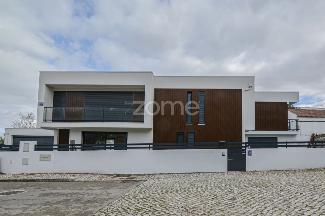 Moradia T6 para Venda em Caparica e Trafaria Foto 1