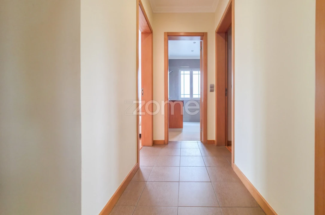 Moradia T6 para Venda em Fenais da Luz Foto 10