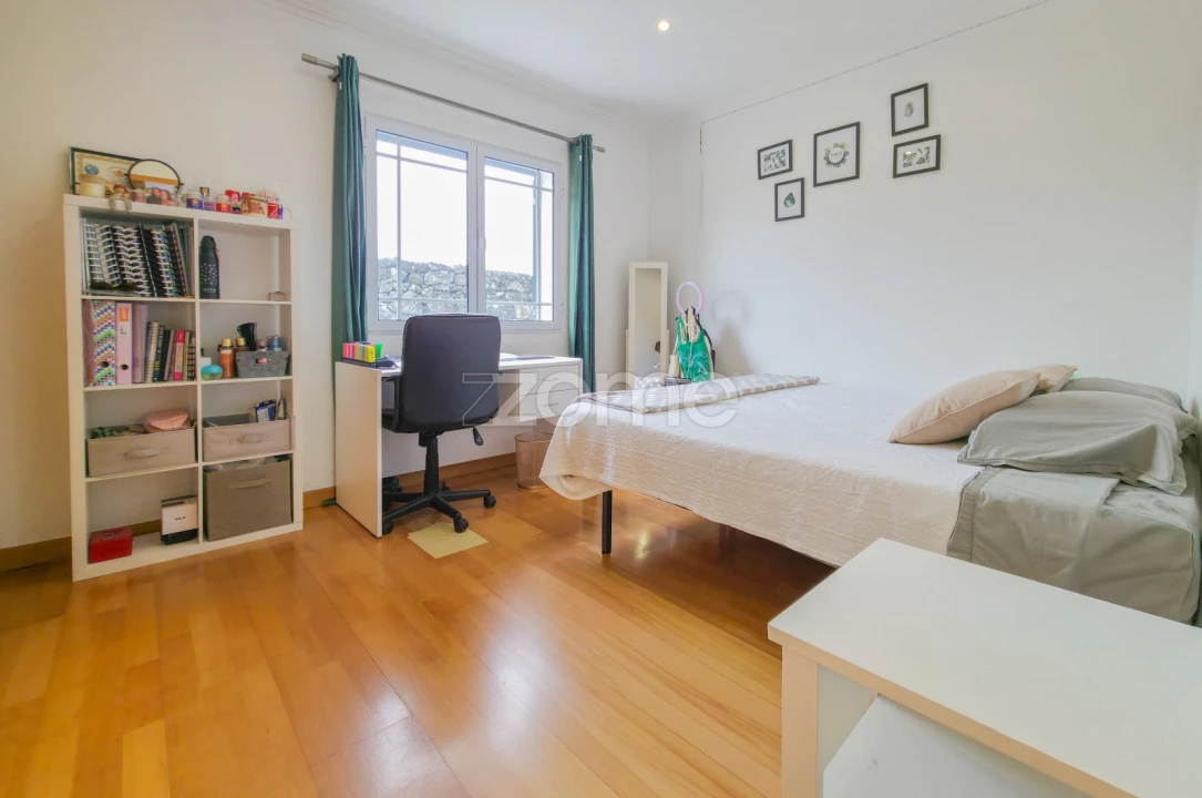 Moradia T6 para Venda em Fenais da Luz Foto 17