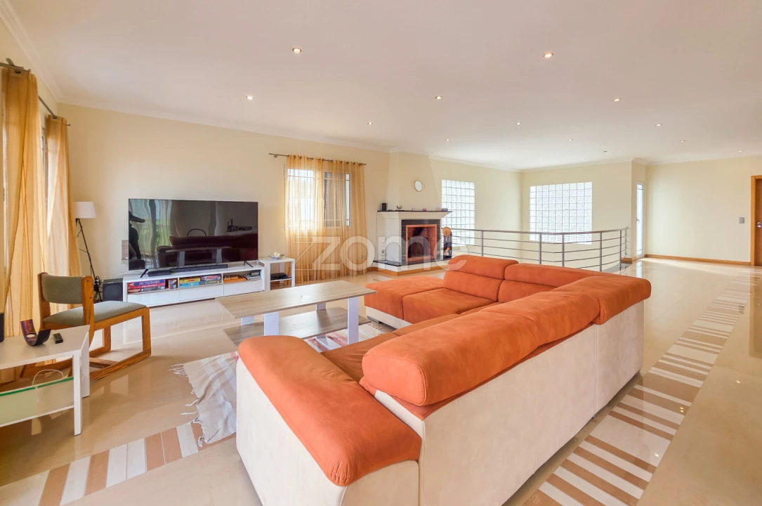 Moradia T6 para Venda em Fenais da Luz Foto 24