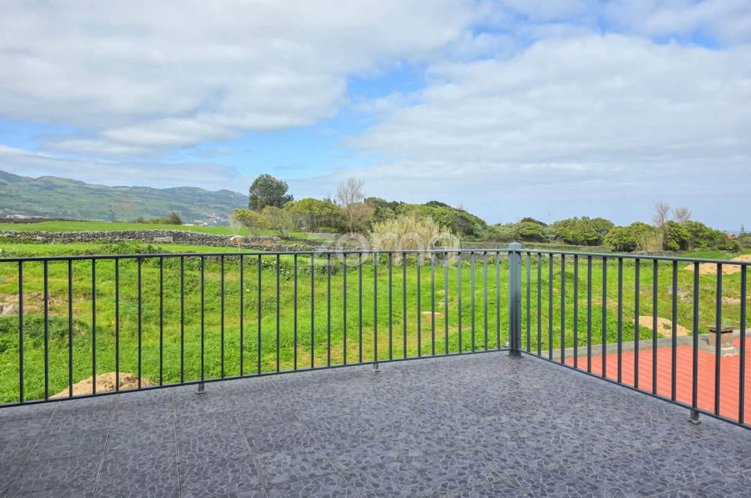 Moradia T6 para Venda em Fenais da Luz Foto 32