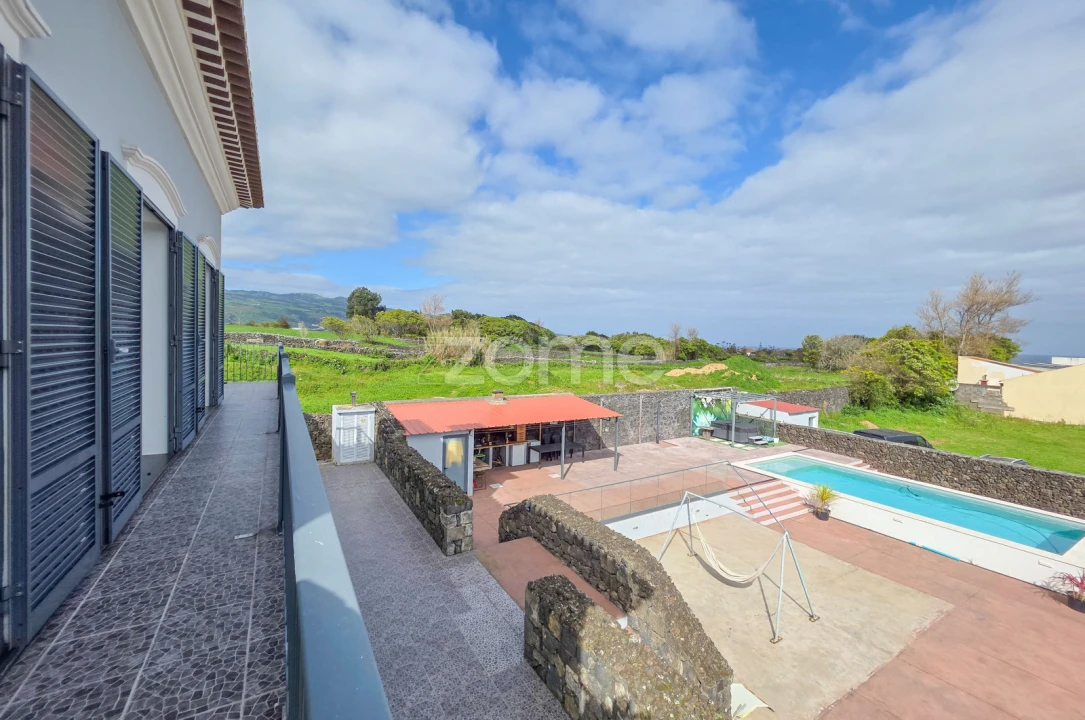 Moradia T6 para Venda em Fenais da Luz Foto 36