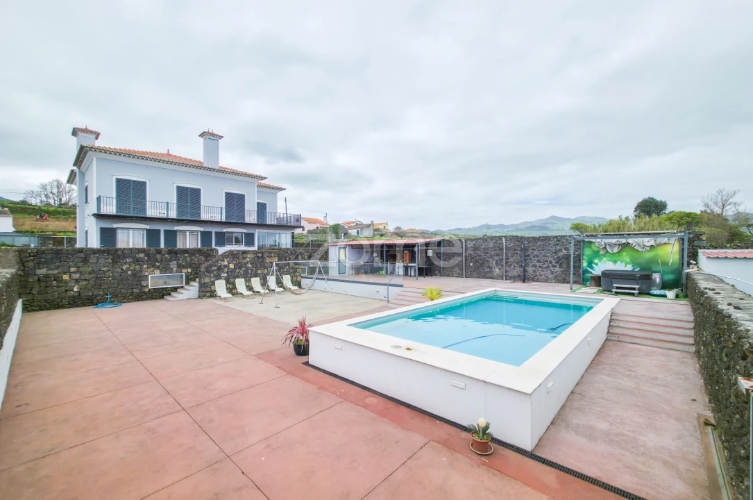 Moradia T6 para Venda em Fenais da Luz Foto 39