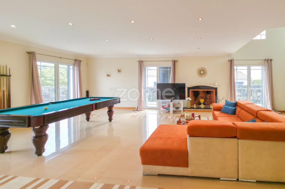 Moradia T6 para Venda em Fenais da Luz Foto 5