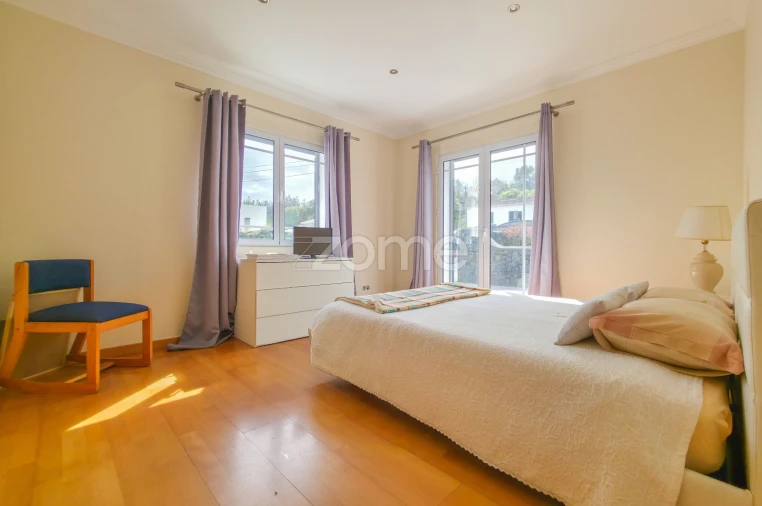 Moradia T6 para Venda em Fenais da Luz Foto 11