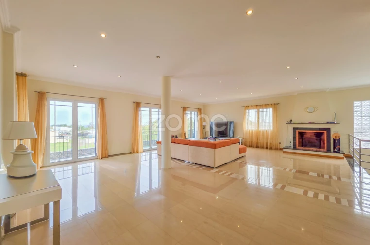 Moradia T6 para Venda em Fenais da Luz Foto 21