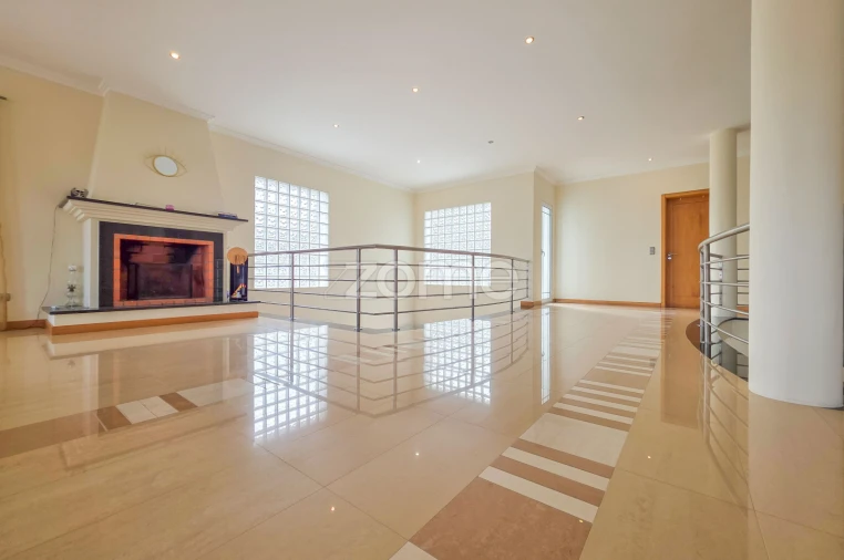 Moradia T6 para Venda em Fenais da Luz Foto 23