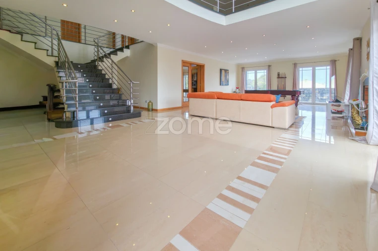 Moradia T6 para Venda em Fenais da Luz Foto 3