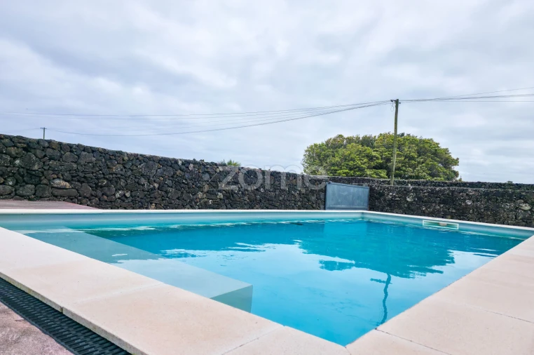 Moradia T6 para Venda em Fenais da Luz Foto 38