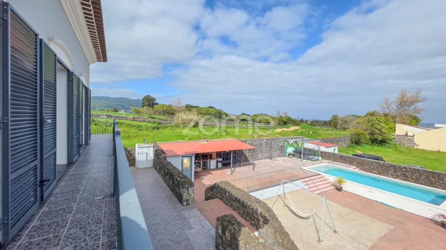 Moradia T6 para Venda em Fenais da Luz