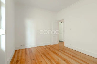 Apartamento T3 para Venda em Campo de Ourique
