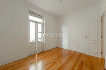 Apartamento T3 para Venda em Campo de Ourique