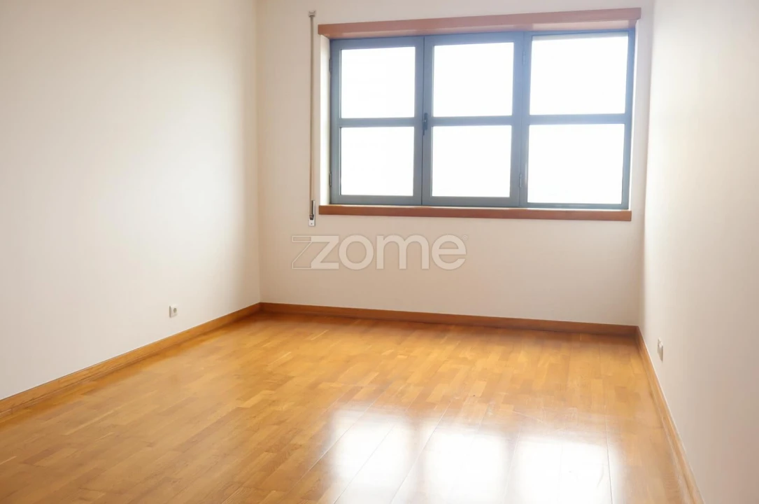 Apartamento T2 para Arrendamento em Olivais Foto 7