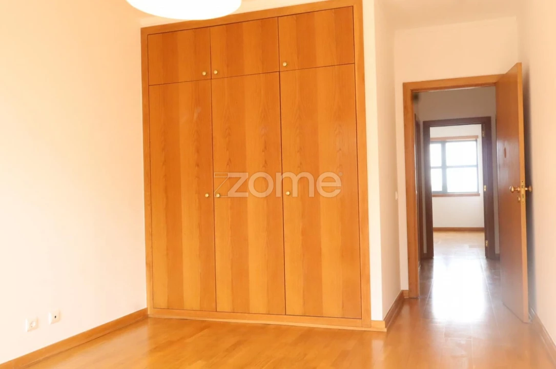 Apartamento T2 para Arrendamento em Olivais Foto 6