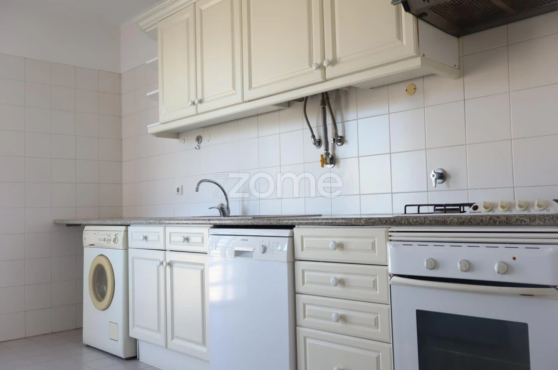 Apartamento T2 para Arrendamento em Olivais Foto 11