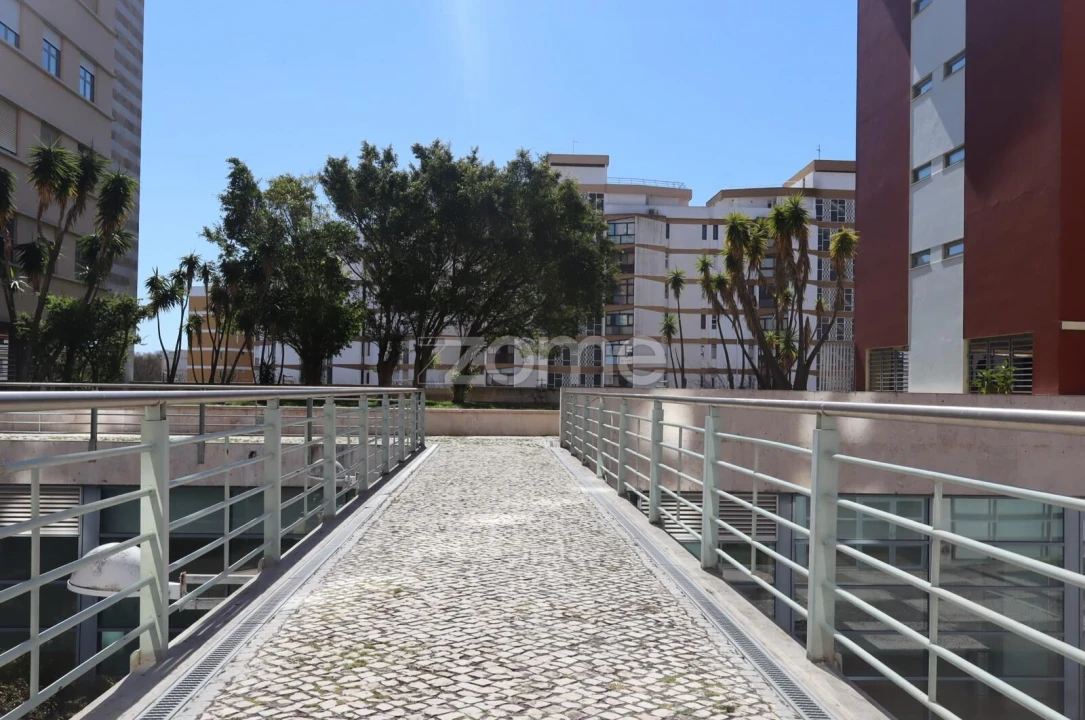 Apartamento T2 para Arrendamento em Olivais Foto 20