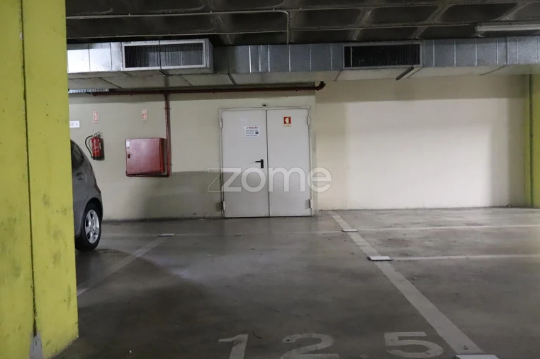 Apartamento T2 para Arrendamento em Olivais Foto 18