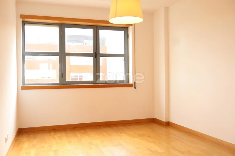 Apartamento T2 para Arrendamento em Olivais Foto 5